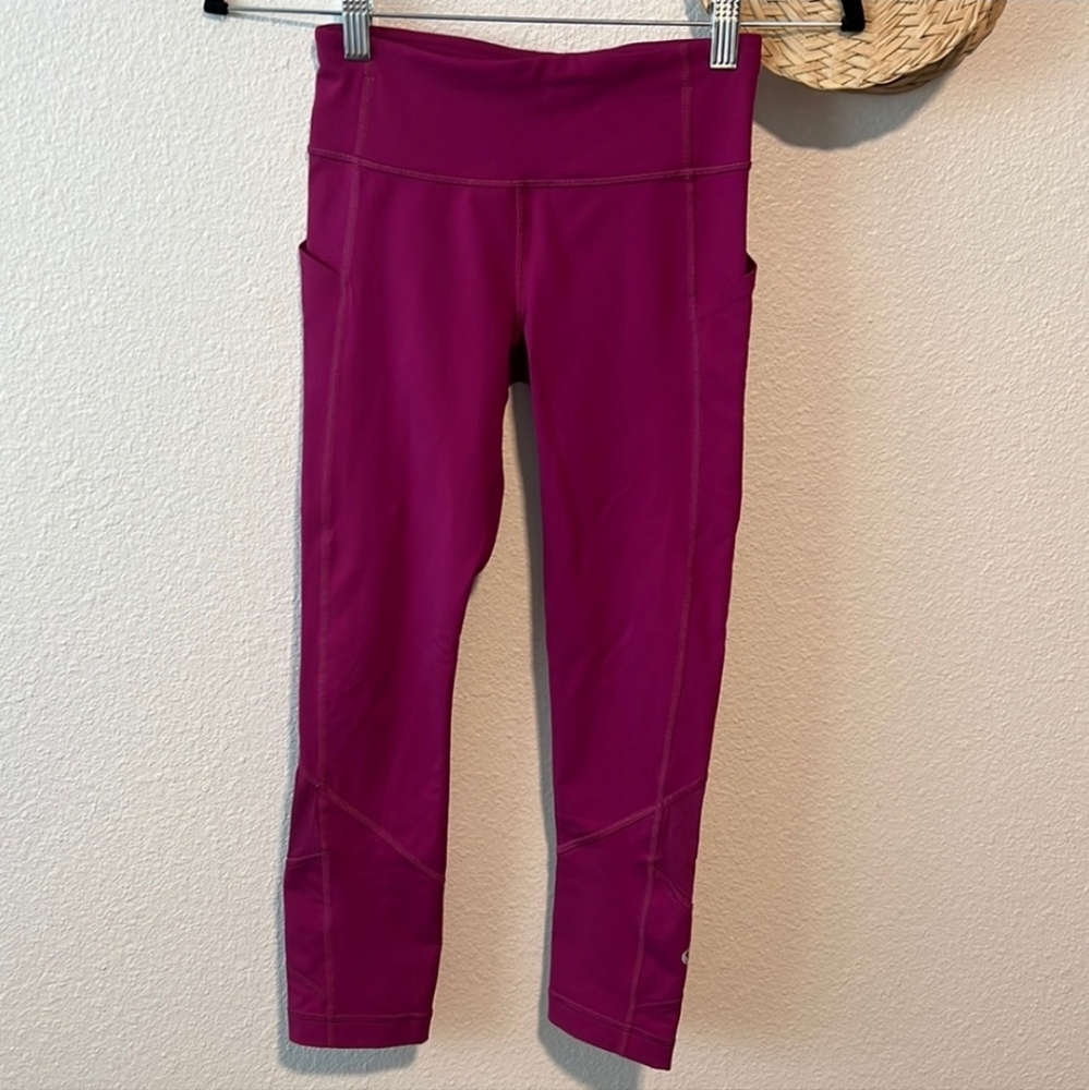Lululemon Cropped Leggings with pockets | Size 2